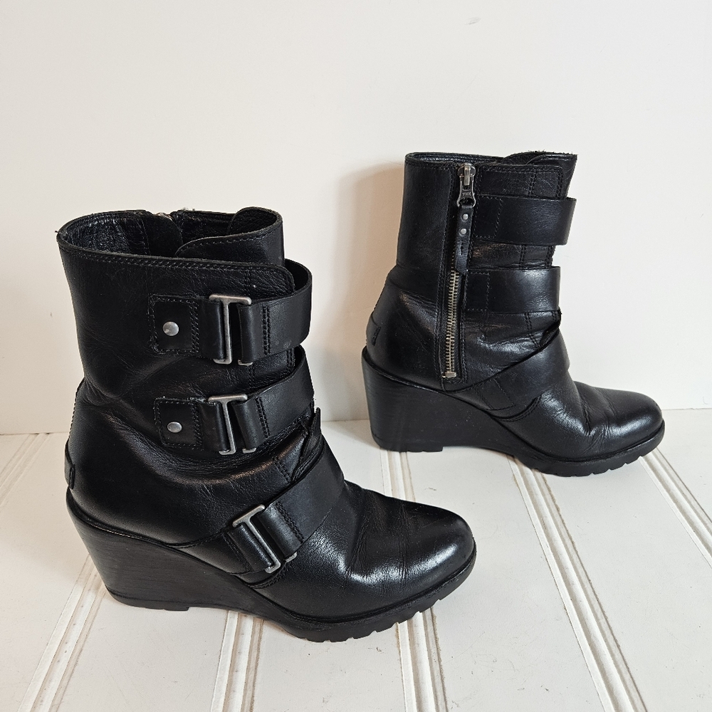 Sorel Wedge Booties Womens Sz 7 Black Leather Triple Buckle Moto Ankle Boots - Picture 3 of 13